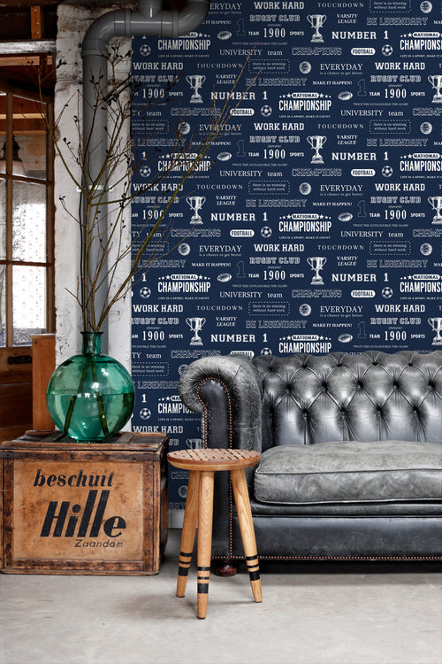 ESTAhome behang sportquotes donkerblauw - 53 cm x 10.05 m - 128816