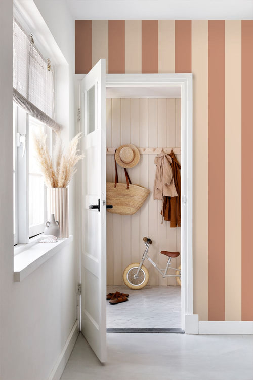 ESTAhome behang strepen beige en terracotta - 50 x 900 cm - 131968