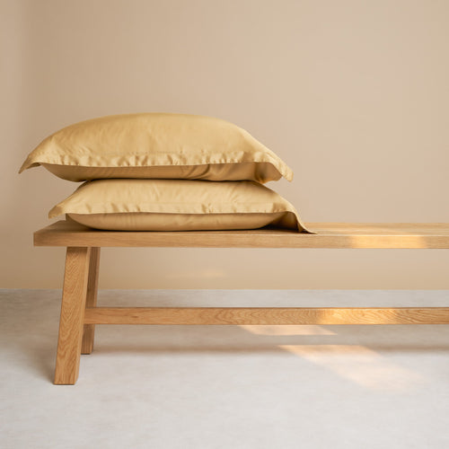 Coco & Cici - Bamboe Kussensloop 75 x 50 cm - Kussenhoes - Okergeel - 100% Eco Bamboe - Volant 2 cm - 1 stuk - vtwonen shop