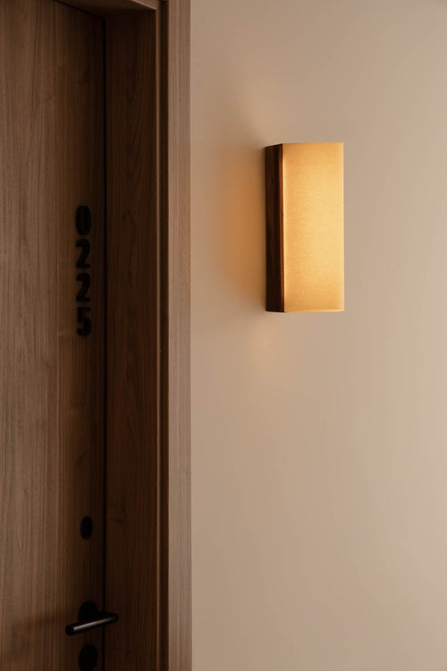 Faro Cata Cata 360cm LED-wandlamp, walnootkleur, beige kap, 2700K