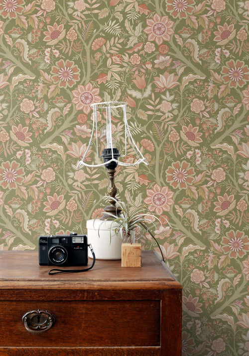 ESTAhome behang vintage bloemen groen en terracotta roze - 50 x 900 cm - 131330