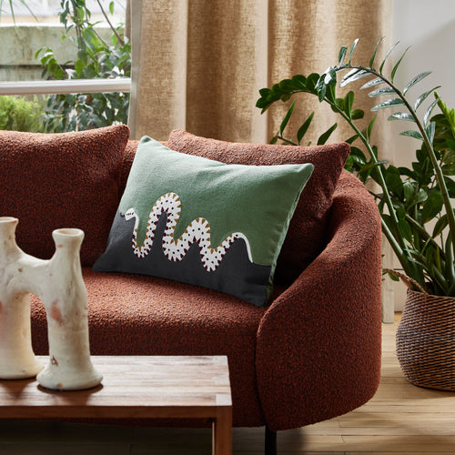 Madura Kussenovertrek Teoti groene en gouden python 40x60 cm