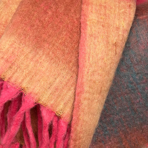Malagoon plaid Zapotec - zacht roze - 100% recycled