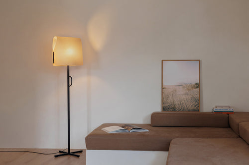 Faro Luang Zwart, camel vloerlamp