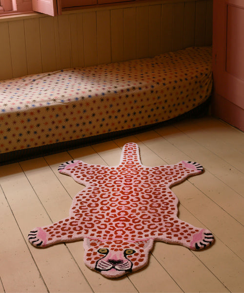 Doing Goods Pink Luipaard Vloerkleed - Groot 150 x 88 x 2 cm - 100% wol
