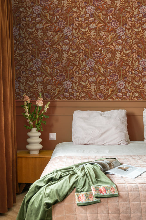 ESTAhome behang vintage bloemen terracotta bruin en donker paars - 50 x 900 cm - 131333 - vtwonen shop