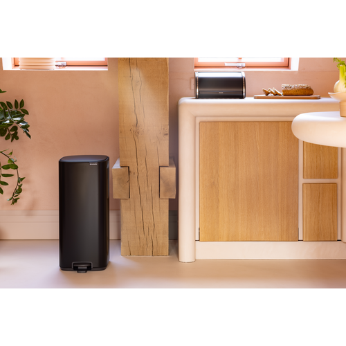 Brabantia Bo Pedaalemmer, 30 liter, stil sluitend, kunststof binnenemmer - Matt Black