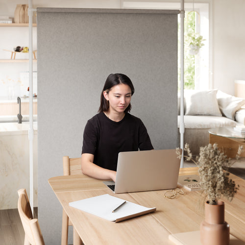 Umbra Anywhere uitschuifbare gordijnroede en kamerscherm - vtwonen shop