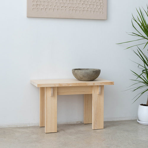 Naan Furniture Bankje klein Begur - Massief natuurlijk hout gelakt - 75 cm - vtwonen shop