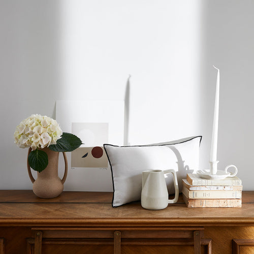 Madura Kussenovertrek Carlina puur witte en zwarte hommel 28x47 cm