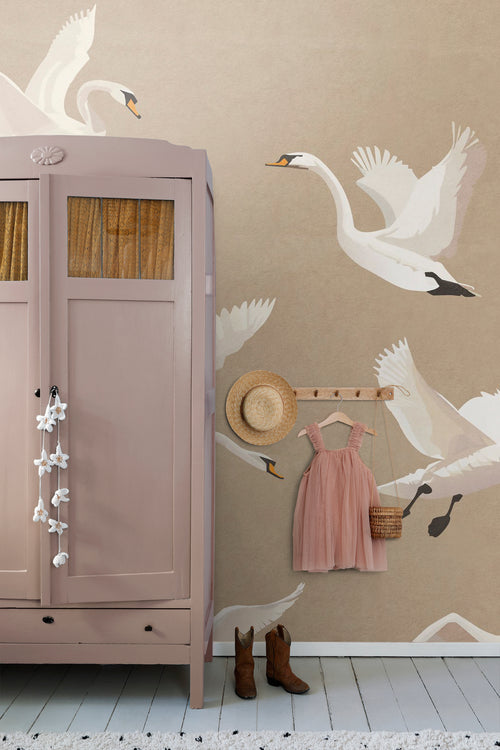 ESTAhome fotobehang zwanen donker beige en wit - 300 x 279 cm - 159419 - vtwonen shop