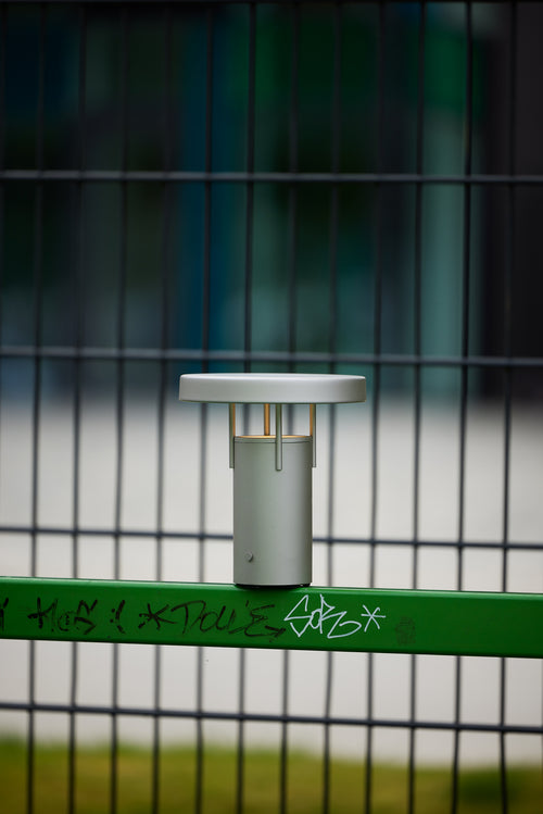 Hübsch draagbare lamp BringMe - ijzer/polycarbonaat - ø18xh20cm, led - vtwonen shop