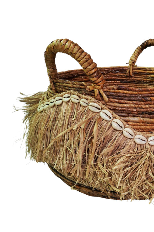Decoratieve Opbergmanden Set van 2 – Handgevlochten Bananenstam / Bananenvezel Mand met Schelpen & Raffia – Boho Stijl – Met Handvatten - 52x52x35cm