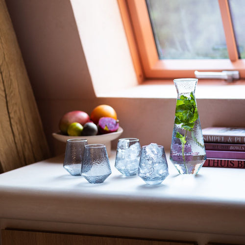Brût Homeware Water glazen grijs, set van 4. Extra blauwe karaf voor € 4,95