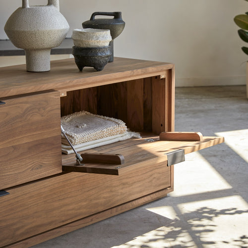 Tikamoon Massief notenhouten tv-meubel 120 cm - Donkerbruin - vtwonen shop