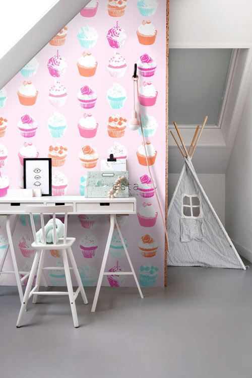 ESTAhome XXL behang cupcakes roze, blauw, wit en oranje - 50 x 900 cm - 158715