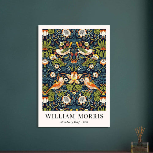 Artfulprints Poster met Lijst William Morris - Strawberry thief   - 30x40 cm - Donkergroen