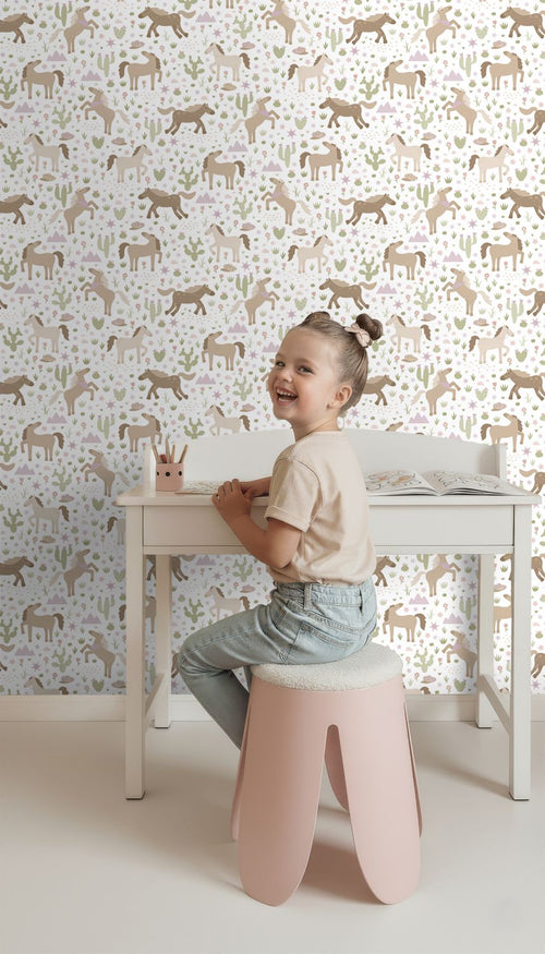 ESTAhome behang paarden bruin, groen en paars - 50 x 900 cm - 132191
