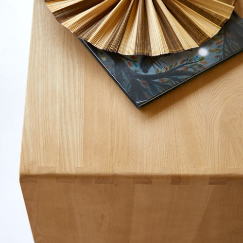 Tikamoon Kindercommode van massief iepenhout en vlechtwerk - Naturel