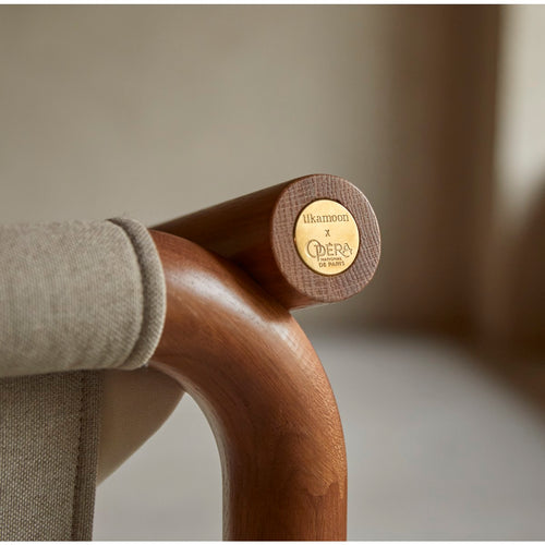 Tikamoon Fauteuil van donker massief eikenhout en crèmekleurig fluweel - Beige
