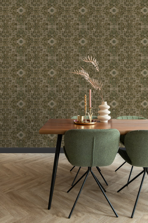 ESTAhome behang oosters kelim tapijt vergrijsd olijfgroen - 50 x 900 cm - 131359 - vtwonen shop