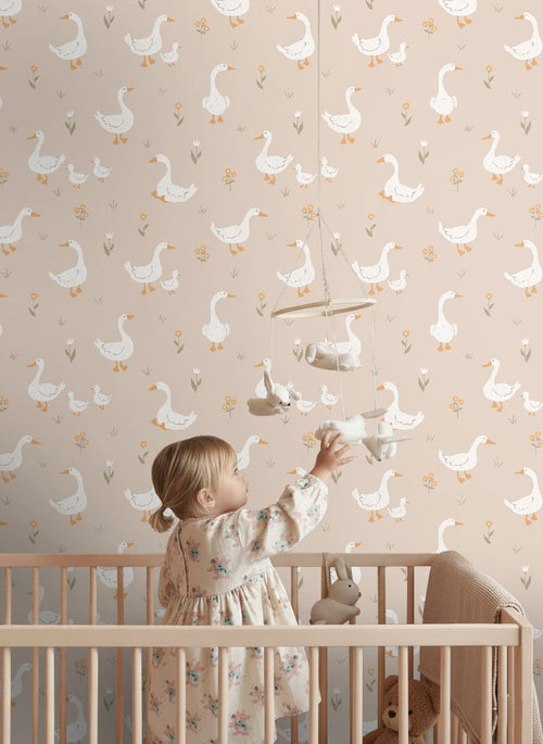 ESTAhome behang schattige ganzen beige en oranje - 50 x 900 cm - 131832