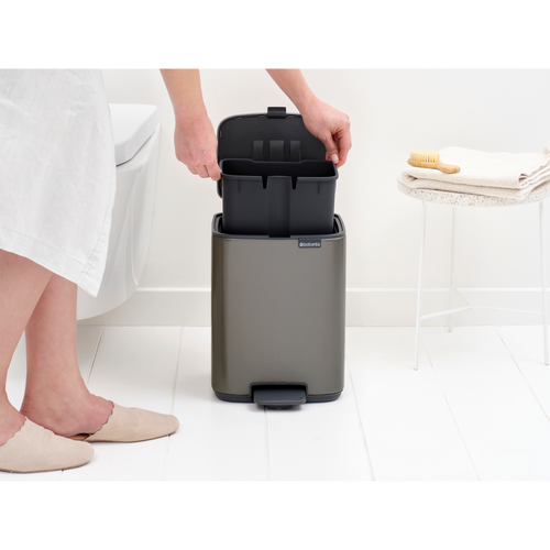 Brabantia Bo Pedaalemmer, 7 liter, stil sluitend, kunststof binnenemmer - Platinum