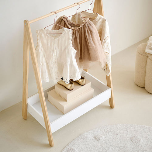 Petite Amélie Hölzernes Kleiderregal Cerise 98,50 cm - Weiß - vtwonen shop