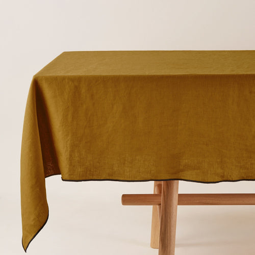Madura Vierkant tafelkleed Carlina bronzen en zwarte hommel 170x170 cm
