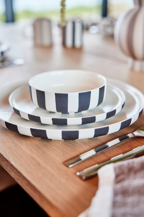 OYOY Schaal - aardewerk - vtwonen shop