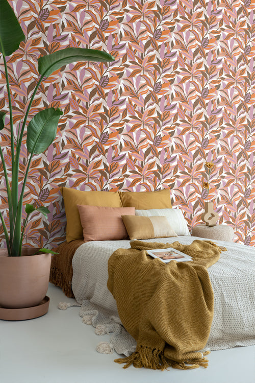ESTAhome behang tropische bladeren oranje, paars en roze - 50 x 900 cm - 131042 - vtwonen shop
