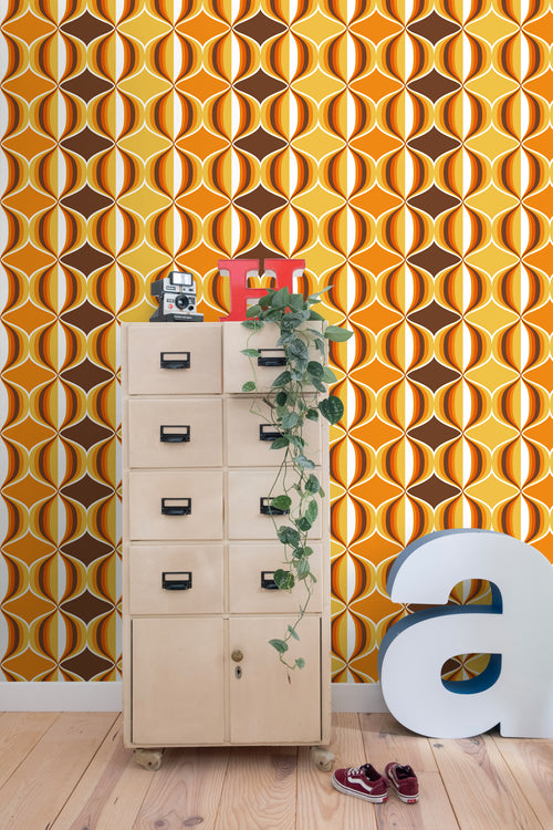 Sanders & Sanders behang retro ornamenten geel, bruin en oranje - 53 cm x 10.05 m - 935269 - vtwonen shop