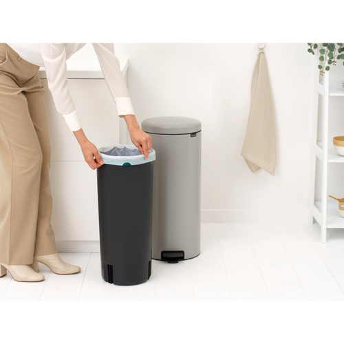 Brabantia NewIcon Pedaalemmer, 30 liter, kunststof binnenemmer - Soft Grey