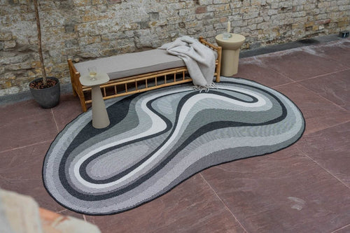 Interieur05 Organisch gevormd buitenkleed Loop Stone Zwart - 240 x 340 cm - vtwonen shop
