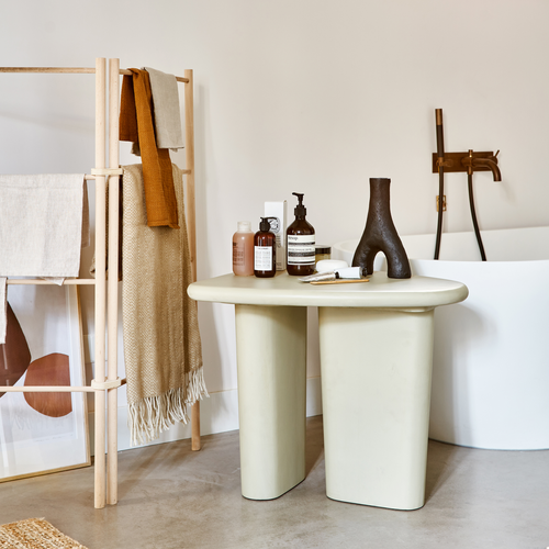 vtwonen bijzettafel Small Beach - Mango Hout - Clay - 53x64x51 - vtwonen shop