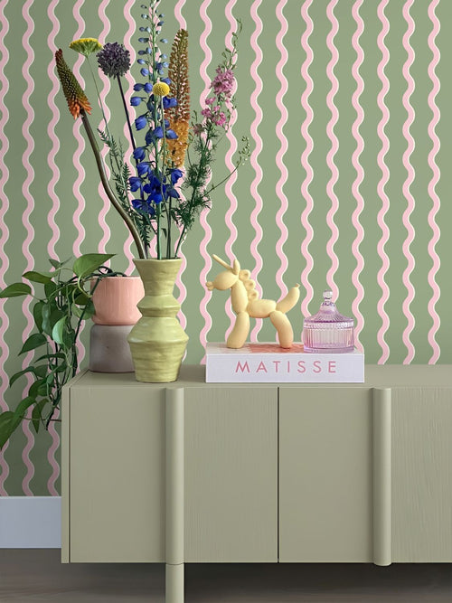 ESTAhome behang golvende strepen groen en roze - 50 x 900 cm - 132137