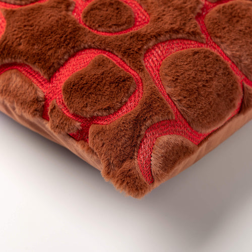 DOMANI - sierkussen 30x50 cm - bontlook - cirkelpatroon - Brown Patina - bruin, rood
