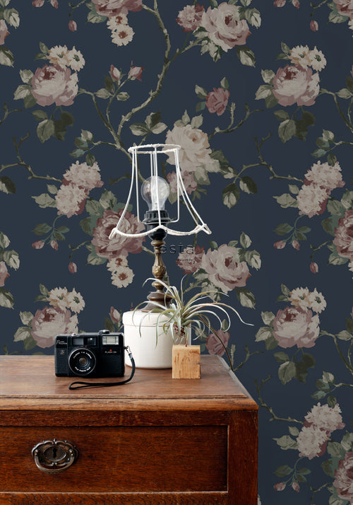 ESTAhome behang vintage bloemen donkerblauw en oudroze - 53 cm x 10.05 m - 139409