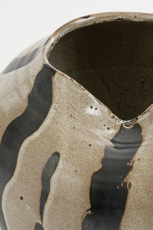 Mica Decorations Nanda Vaas - H24 x Ø27 cm - Keramiek - Bruin - vtwonen shop