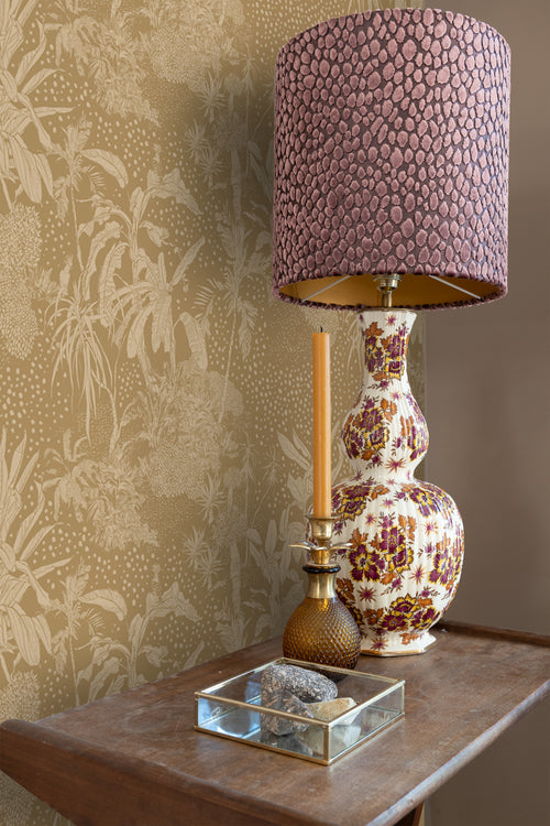 ESTAhome behang tropische bladeren okergeel - 50 x 900 cm - 139893 - vtwonen shop