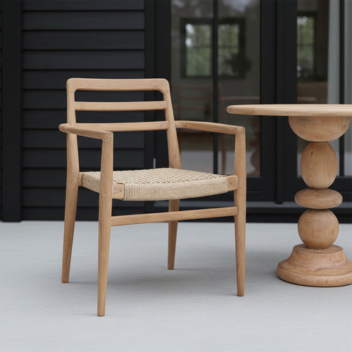 Raw Materials Verano teakhouten stoel met armleuning