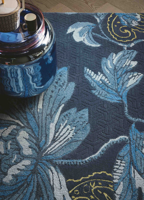 Laagpolig vloerkleed Wedgwood Fabled Floral Navy 37508 250x350 cm - vtwonen shop