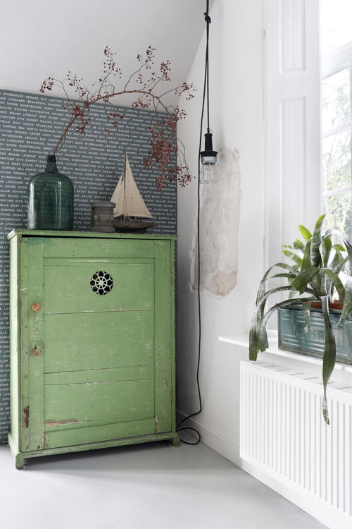 ESTAhome behang maritieme strandteksten vergrijsd groen - 53 cm x 10.05 m - 138960