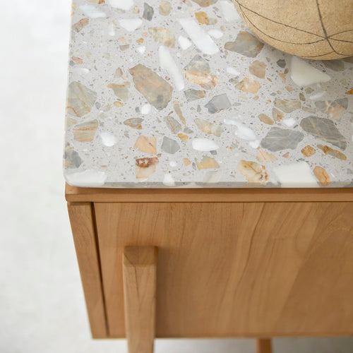 Tikamoon Buffetkast van massief teakhout en premium terrazzo 140 cm - Naturel - vtwonen shop