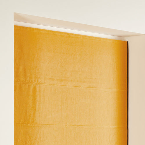 Madura Verduisteringsrolgordijn Carlina oker en zwarte hommel 60x220 cm