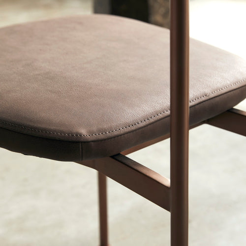 Tikamoon Mohawk massief eiken stoel in chocoladebruin - Bruin - vtwonen shop