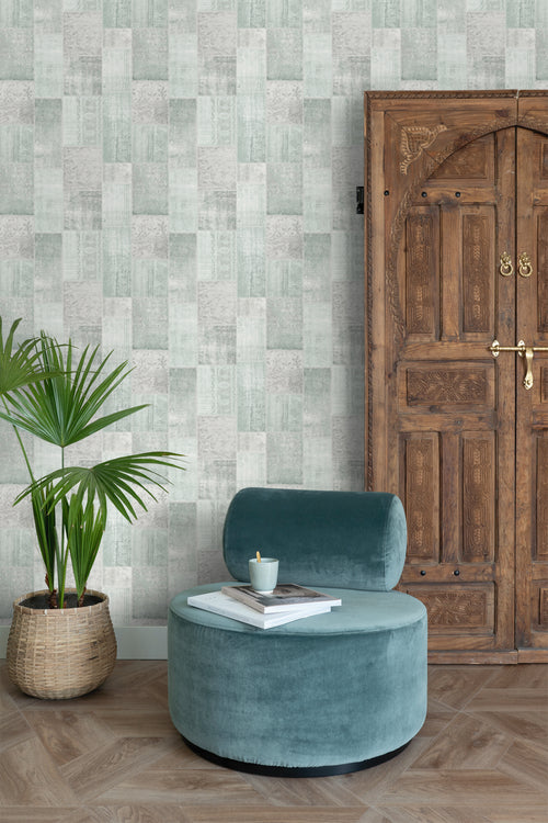 ESTAhome behang Marrakech kelim patchwork tapijt vergrijsd mintgroen - 53 cm x 10.05 m - 148650