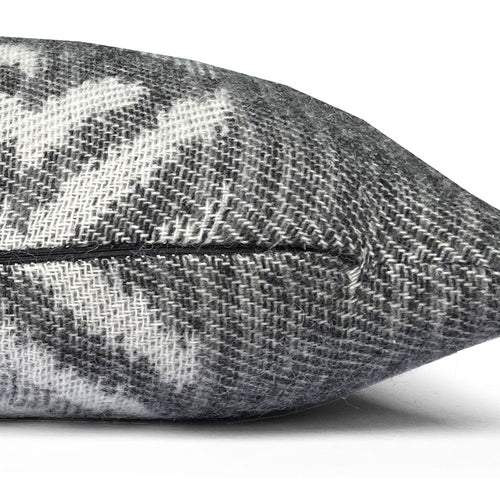 Malagoon kussen Mochica decostripe - anthraciet - 35x60cm