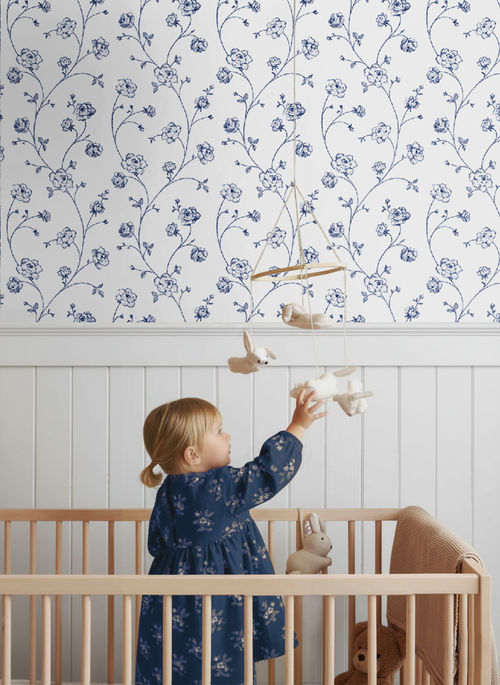ESTAhome behang toile de jouy rozen wit en blauw - 53 cm x 10.05 m - 139300