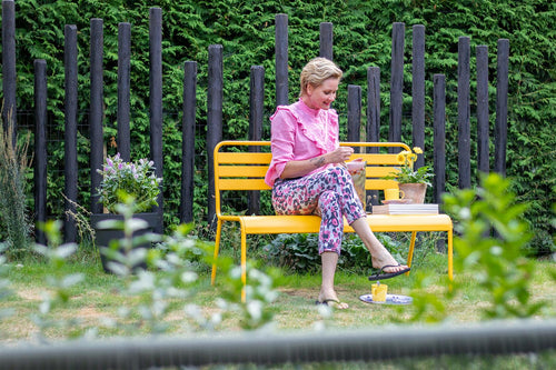 MaximaVida metalen tuinbank Max 120 cm okergeel - vtwonen shop